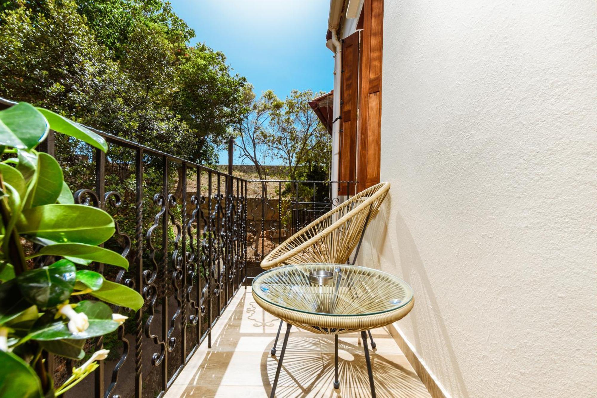 Konmari Boutique Suites Chania  Exterior photo